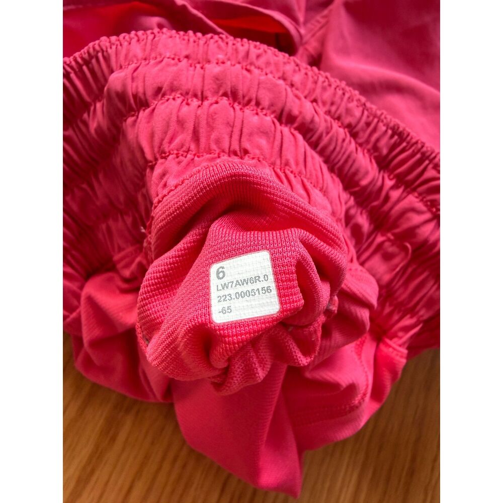 Lululemon Hotty Hot High-Rise Lined Short 2.5" in Lip Gloss Size 6 - Picture 6 of 6